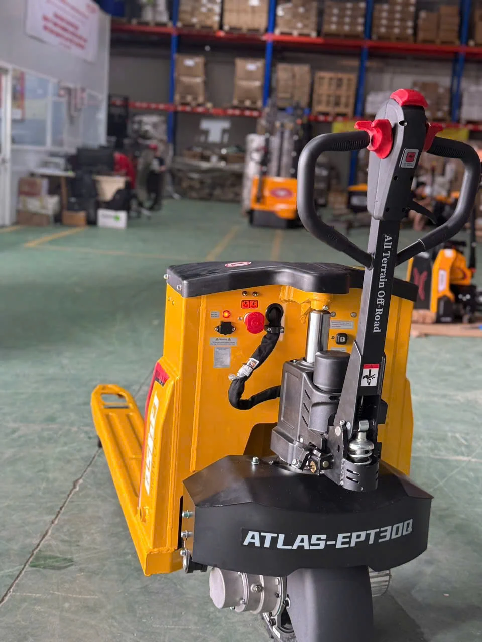 Xe nâng tay điện 3 tấn EPT30Q bánh cao su địa hình - Ảnh 2
