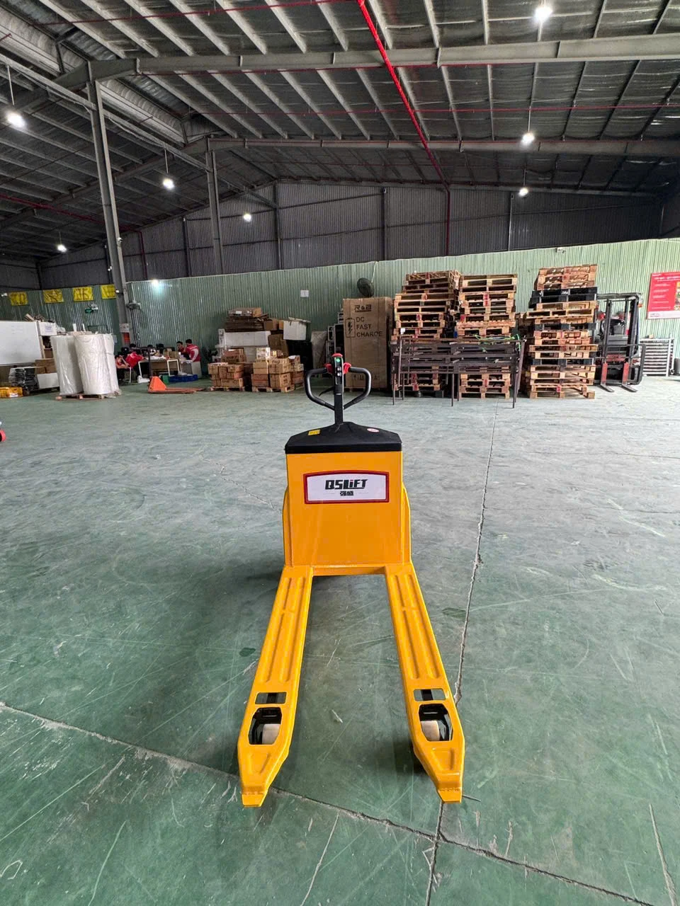 Xe nâng tay điện 3 tấn EPT30Q bánh cao su địa hình - Ảnh 3
