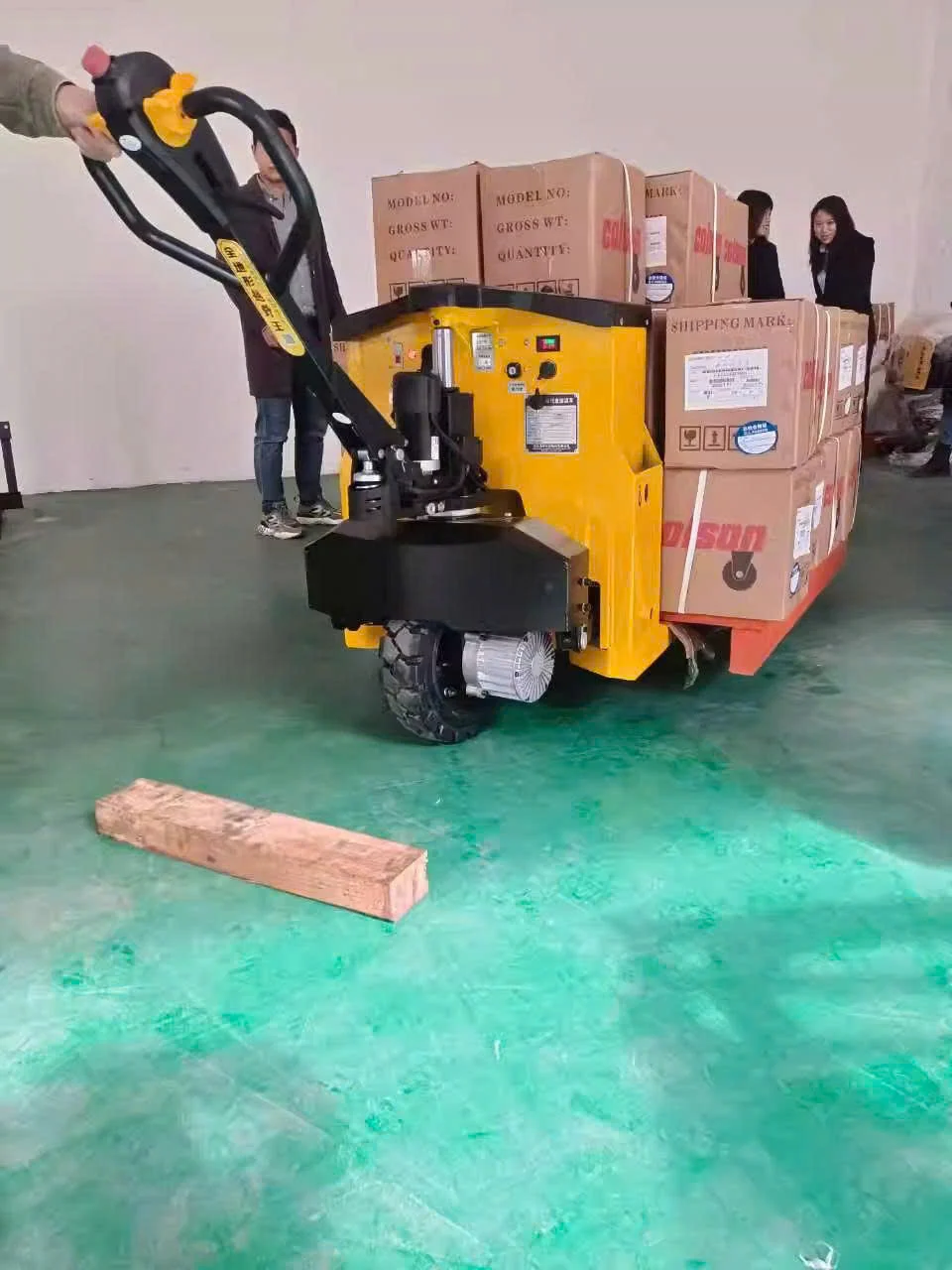 Xe nâng tay điện 3 tấn EPT30Q bánh cao su địa hình - Ảnh 4